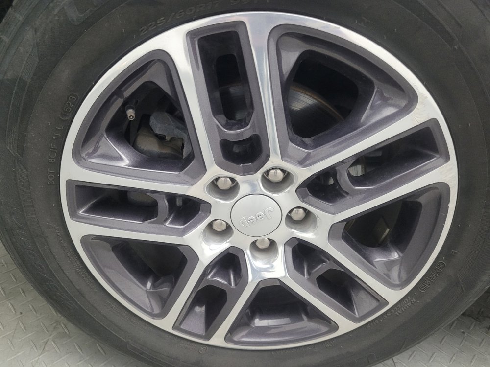 Used 2019 Jeep Compass Latitude FWD image 31