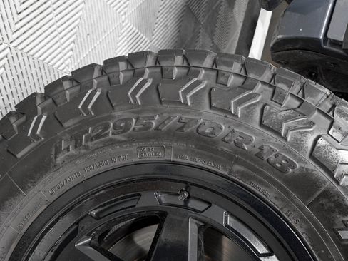 Used 2025 Toyota 4Runner TRD Off-Road image 32