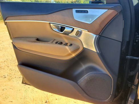 Used 2016 Volvo XC90 T6 image 13