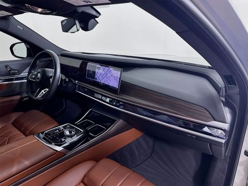 Used 2023 BMW 760i xDrive w/ Luxury Rear Seating Package image 29