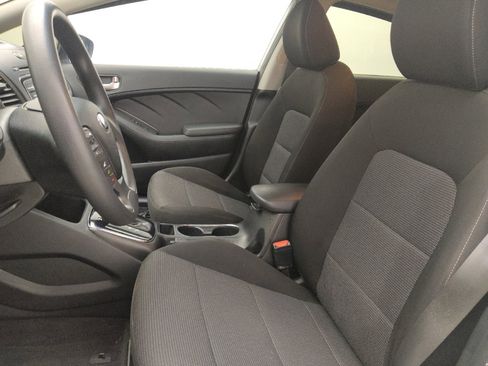 Used 2018 Kia Forte LX image 17