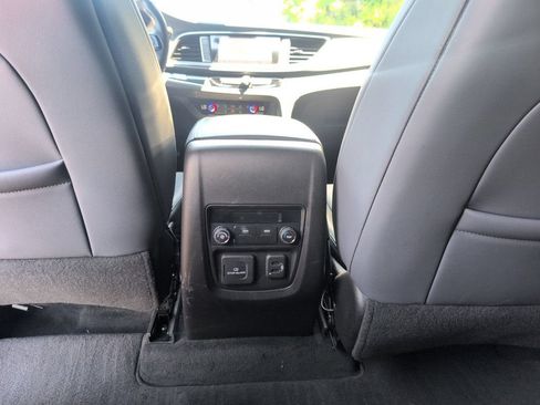 Used 2023 Buick Enclave Essence w/ Experience Buick Package FWD image 32