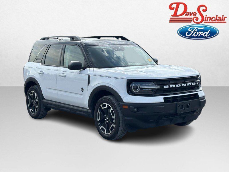 Used 2023 Ford Bronco Sport Outer Banks w/ Tech Package AWD/4WD image 4