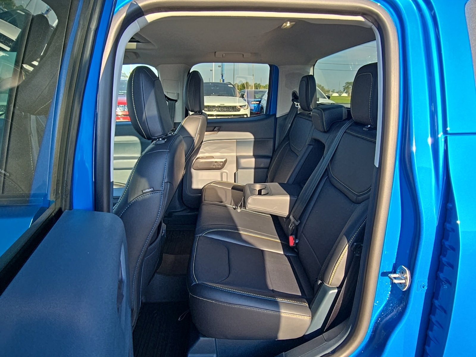 Used 2025 Ford Maverick Lobo AWD/4WD image 41