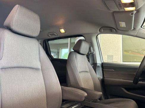 Used 2019 Honda Odyssey EX image 18
