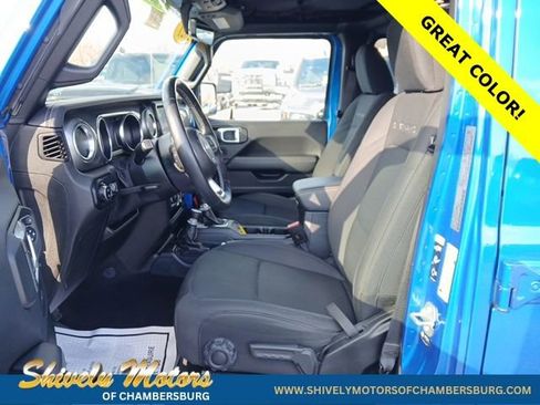 Certified 2021 Jeep Gladiator Overland AWD/4WD image 14