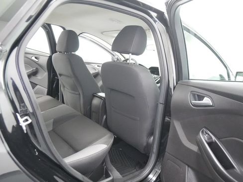 Used 2014 Ford Focus SE FWD image 20