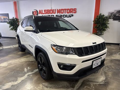 Used 2019 Jeep Compass Latitude AWD/4WD image 1