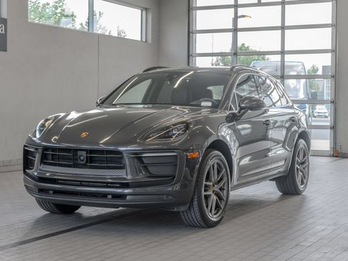 Used 2023 Porsche Macan AWD/4WD image 25