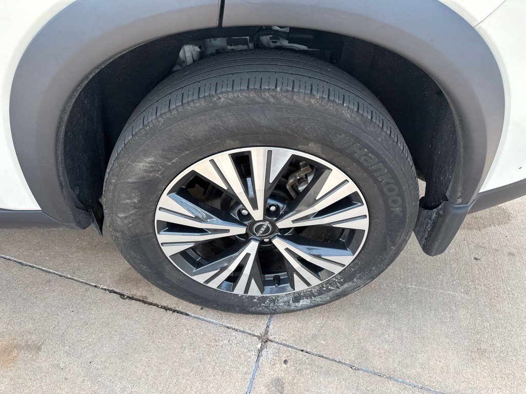 Used 2023 Nissan Rogue SV AWD/4WD image 8