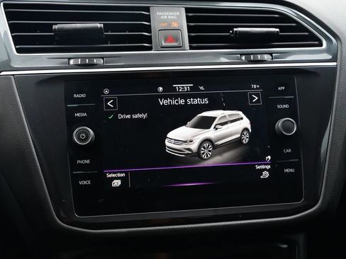 Used 2024 Volkswagen Tiguan SE R-Line FWD image 23