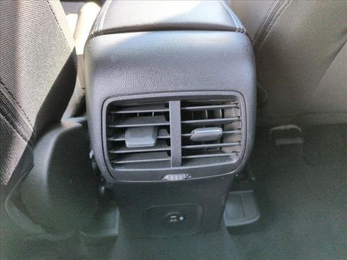 Certified 2022 Ford Escape SE w/ SE Sport Appearance Package image 18