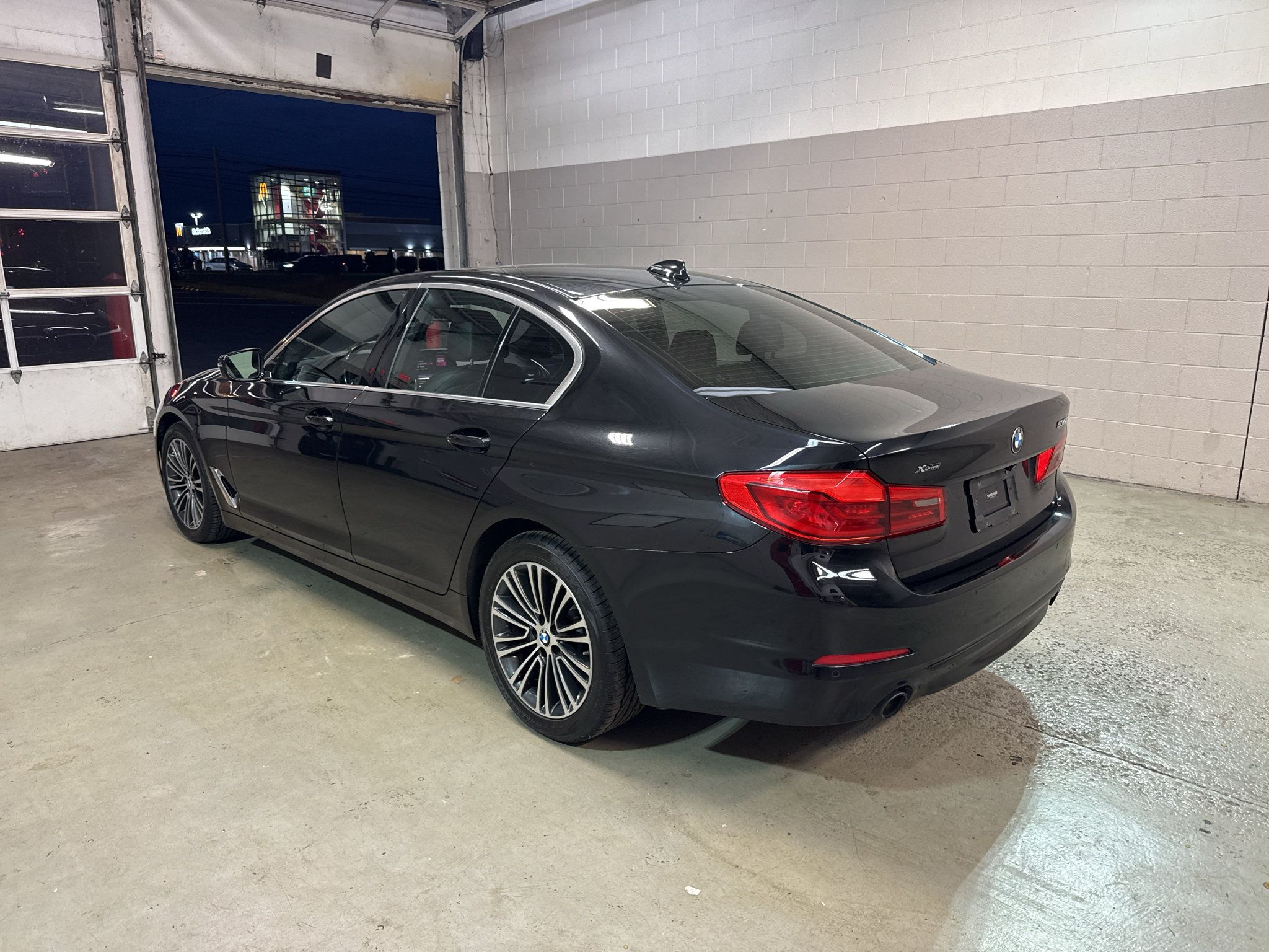 Used 2019 BMW 530i xDrive w/ Convenience Package AWD/4WD image 7