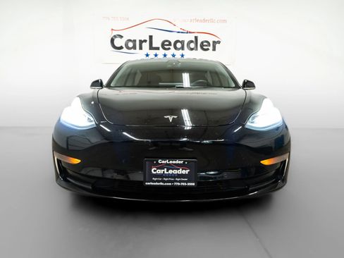 Used 2020 Tesla Model 3 Standard Range Plus image 3