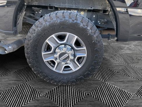 Used 2024 Ford F350 Lariat w/ FX4 Off-Road Package image 18