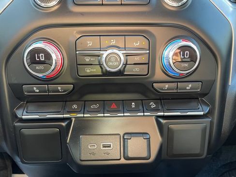 Used 2021 RAM 1500 Classic SLT w/ Trailer Tow Group AWD/4WD image 8