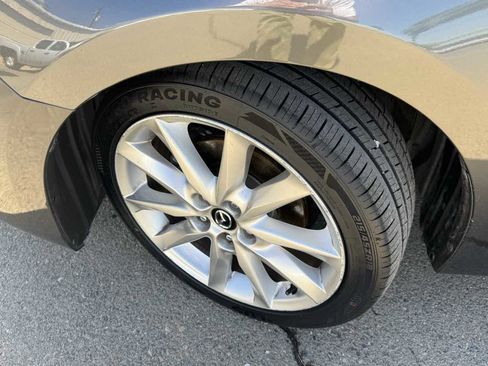Used 2017 MAZDA MAZDA3 Grand Touring FWD image 33