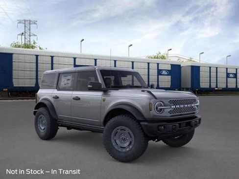 New 2025 Ford Bronco Badlands image 7