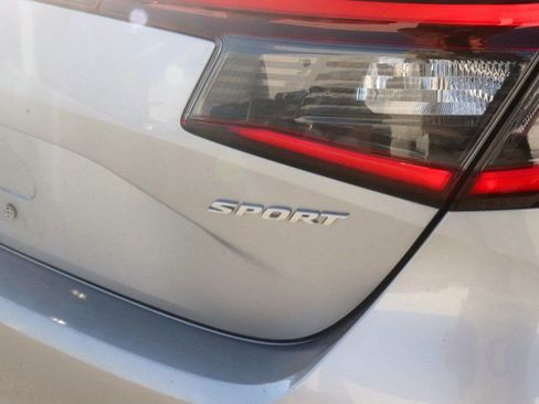 Used 2024 Honda Civic Sport image 8