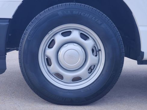 Used 2025 Ford F150 XL RWD image 10