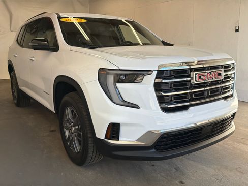 Used 2025 GMC Acadia Elevation image 4