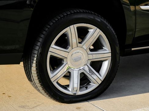 Used 2019 Cadillac Escalade ESV Premium Luxury image 59