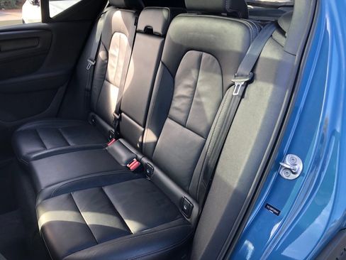 Used 2023 Volvo XC40 B5 Plus w/ Protection Package Premier image 33