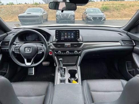 Used 2019 Honda Accord Sport image 9