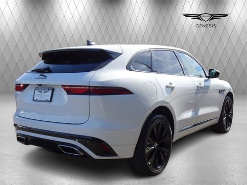 Used 2024 Jaguar F-PACE R-Dynamic S image 4