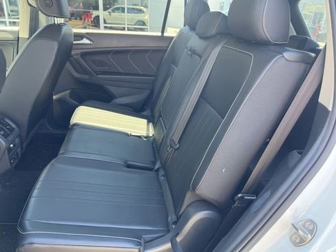 Used 2022 Volkswagen Tiguan SE FWD image 16