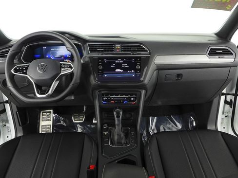Used 2022 Volkswagen Tiguan SE R-Line FWD image 25