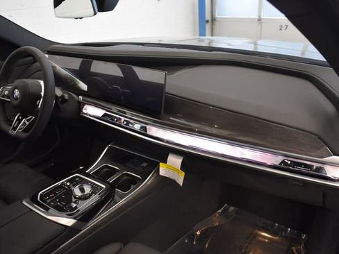 New 2026 BMW 760i xDrive image 16
