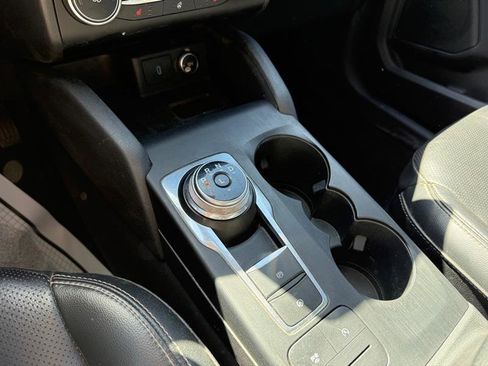 Used 2020 Ford Escape SEL image 11