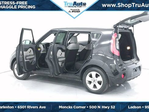 Used 2017 Kia Soul FWD image 29