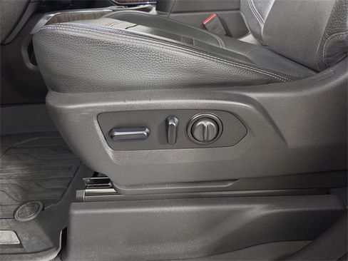 Used 2021 GMC Sierra 3500 Denali w/ Denali Ultimate Package image 22