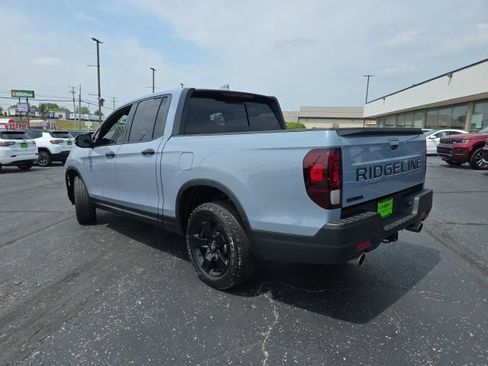 Used 2025 Honda Ridgeline Black Edition image 4