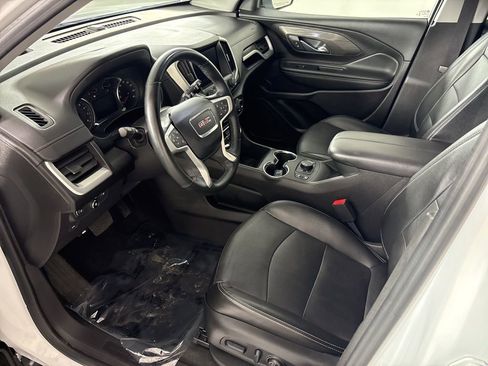 Used 2024 GMC Terrain SLT image 28
