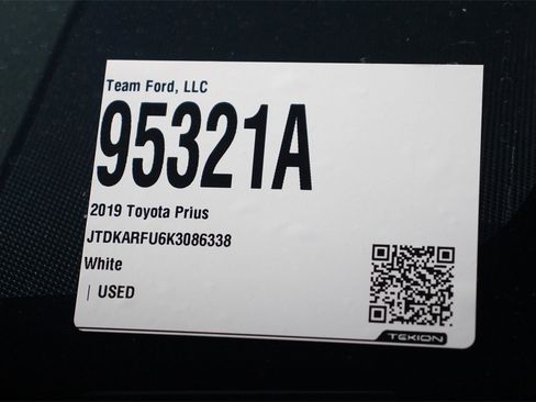 Used 2019 Toyota Prius XLE image 30