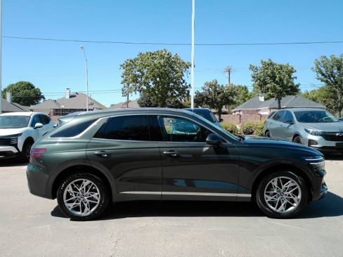 Used 2025 Genesis GV70 2.5T AWD/4WD image 5