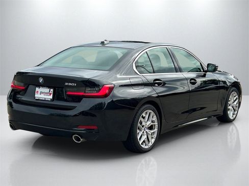 Used 2025 BMW 330i Sedan image 5
