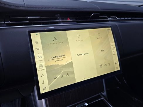 New 2026 Land Rover Range Rover Long Wheelbase SE image 13