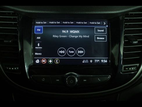 Used 2018 Chevrolet Trax LT w/ LT Convenience Package FWD image 16