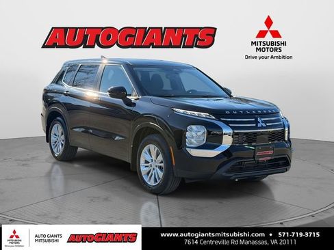 New 2026 Mitsubishi Outlander ES image 1