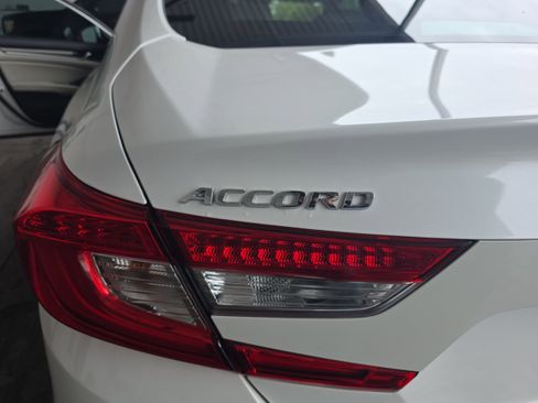 Used 2018 Honda Accord LX image 24