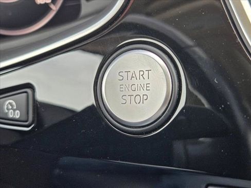 Used 2018 Audi Q7 3.0T Prestige w/ Prestige Package AWD/4WD image 17
