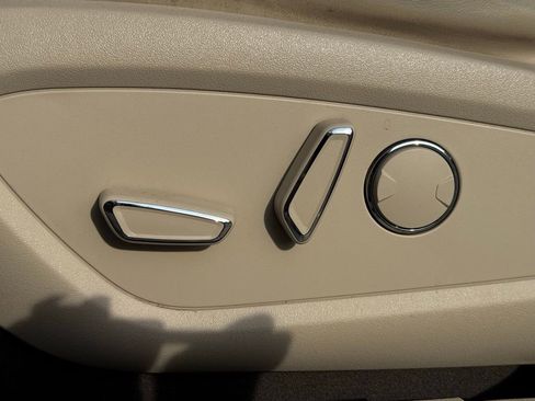 Used 2017 Lincoln MKC Select w/ Select Plus Package image 29