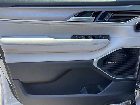 New 2026 Jeep Grand Wagoneer Limited AWD/4WD image 11