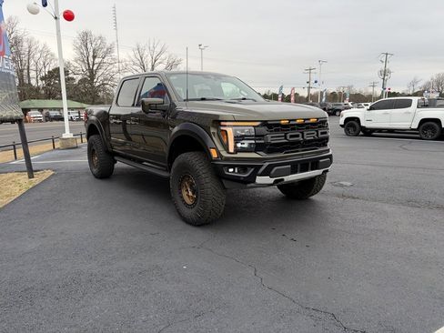 Used 2025 Ford F150 Raptor image 3