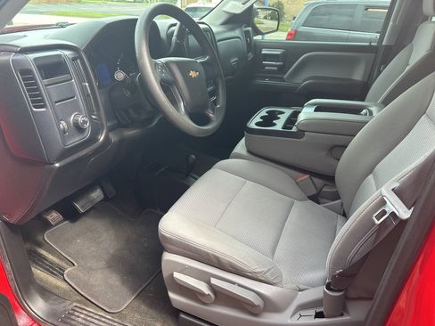 Used 2017 Chevrolet Silverado 1500 Custom w/ Custom Convenience Package AWD/4WD image 7