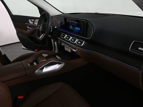 New 2026 Mercedes-Benz GLS 450 4MATIC image 24